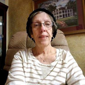 Meet your Posher, Cynthia